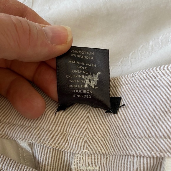 Ann Taylor Women's‎ Cream Pinstriped Wide Leg Walking Long Shorts Size 14 - Picture 7 of 9